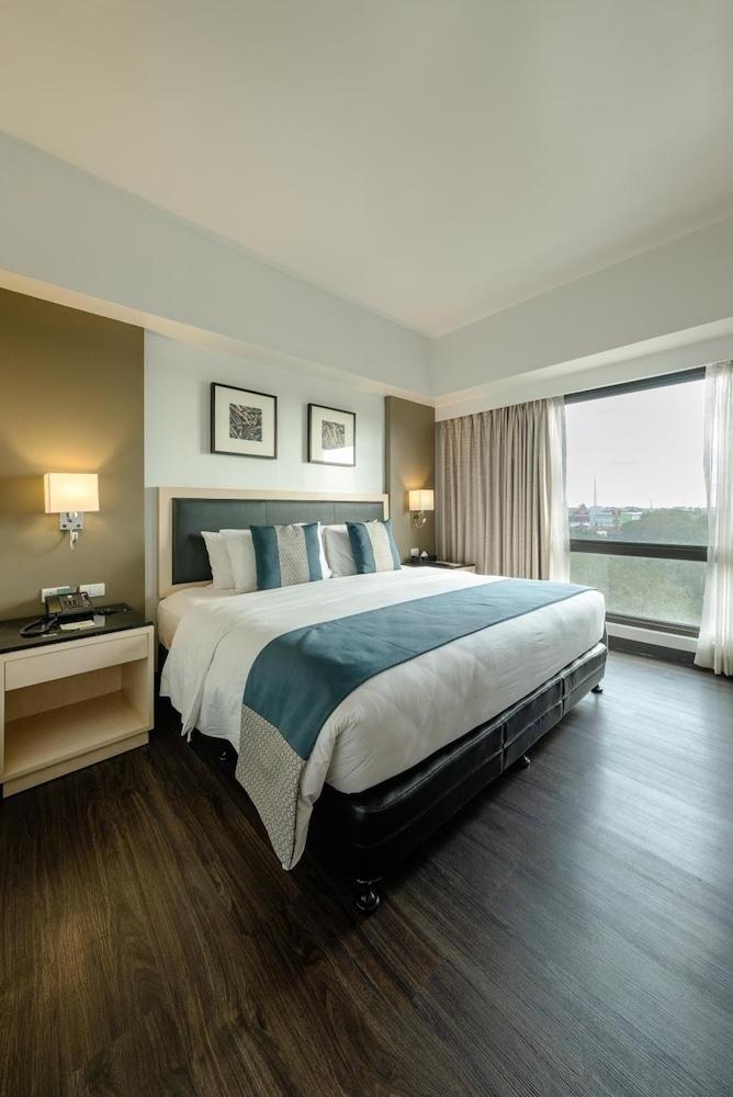 Seda Capitol Central Hotel Bacolod Zewnętrze zdjęcie
